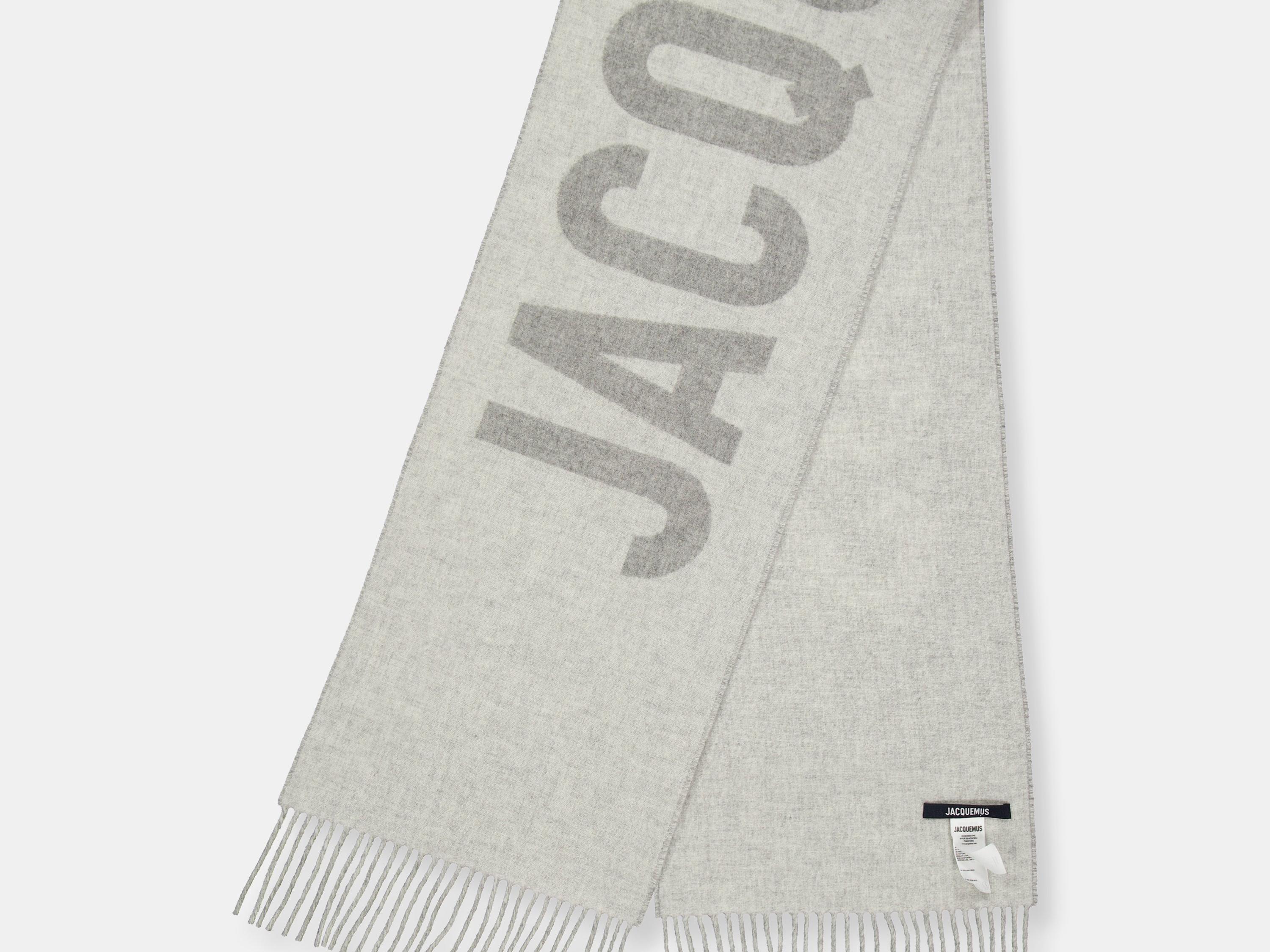 Jacquemus | L'Écharpe Fringe Logo Scarf | Knitted Scarves Jacquemus | L'Écharpe Fringe Logo Scarf | Knitted Scarves
